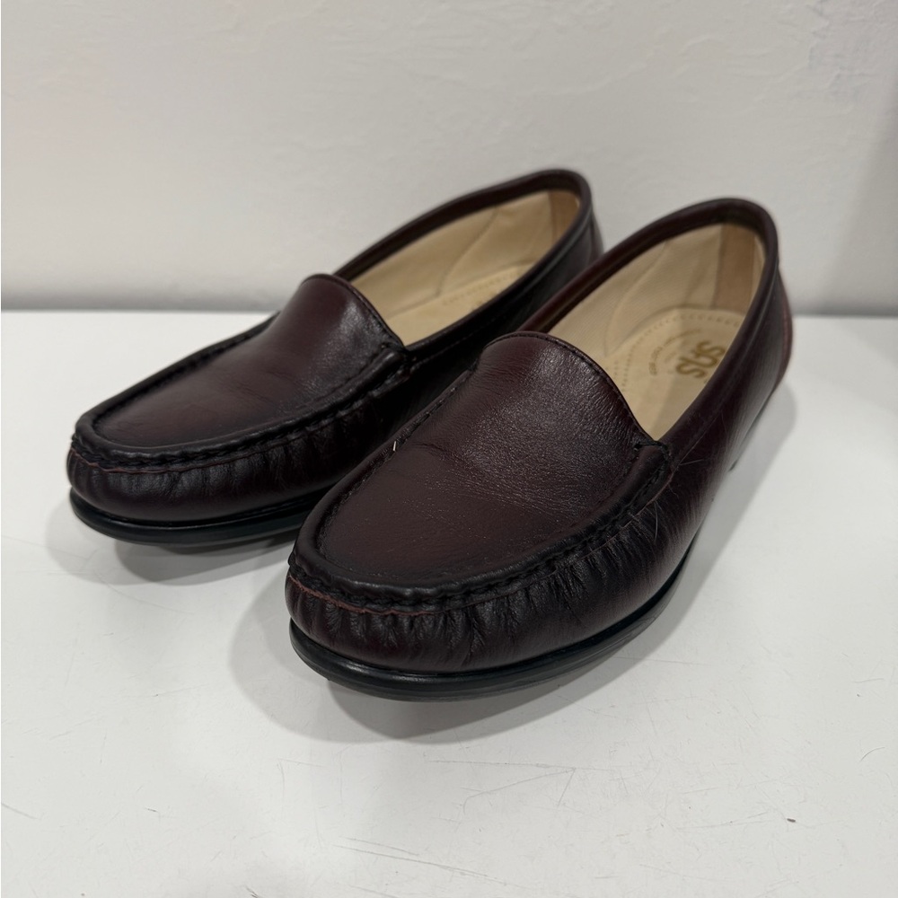 SAS Simplify - Wine colored - Women’s slip on loafer - Size 7